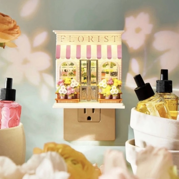 Florist- Projecting WallFlower - Picture 2 of 3